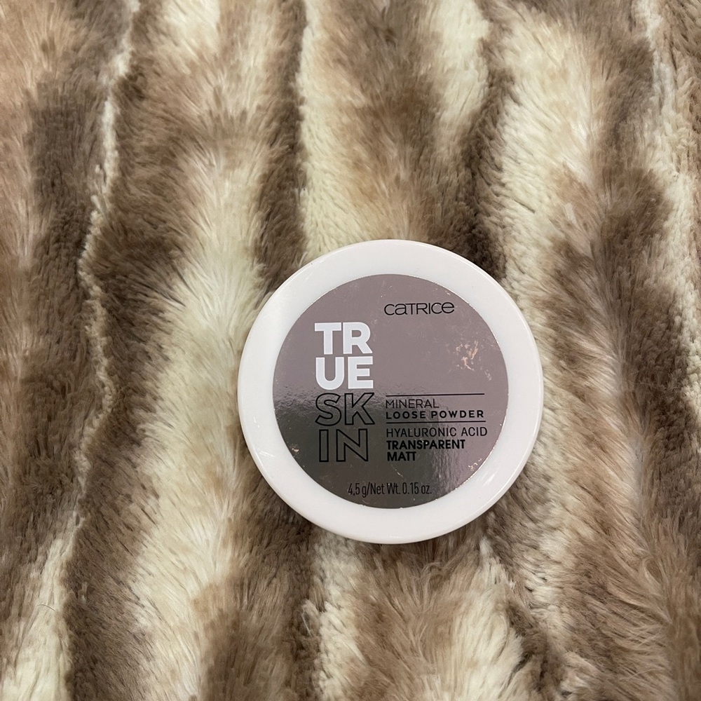 Catrice True Skin Mineral Loose Powder in 010 Transparent Matt